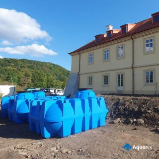 🚛 Dodávka tří nádrží Iris 6000 do Jince Do Jince jsme právě doručili tři ploché podzemní nádrže Iris 6000 pro efektivní...